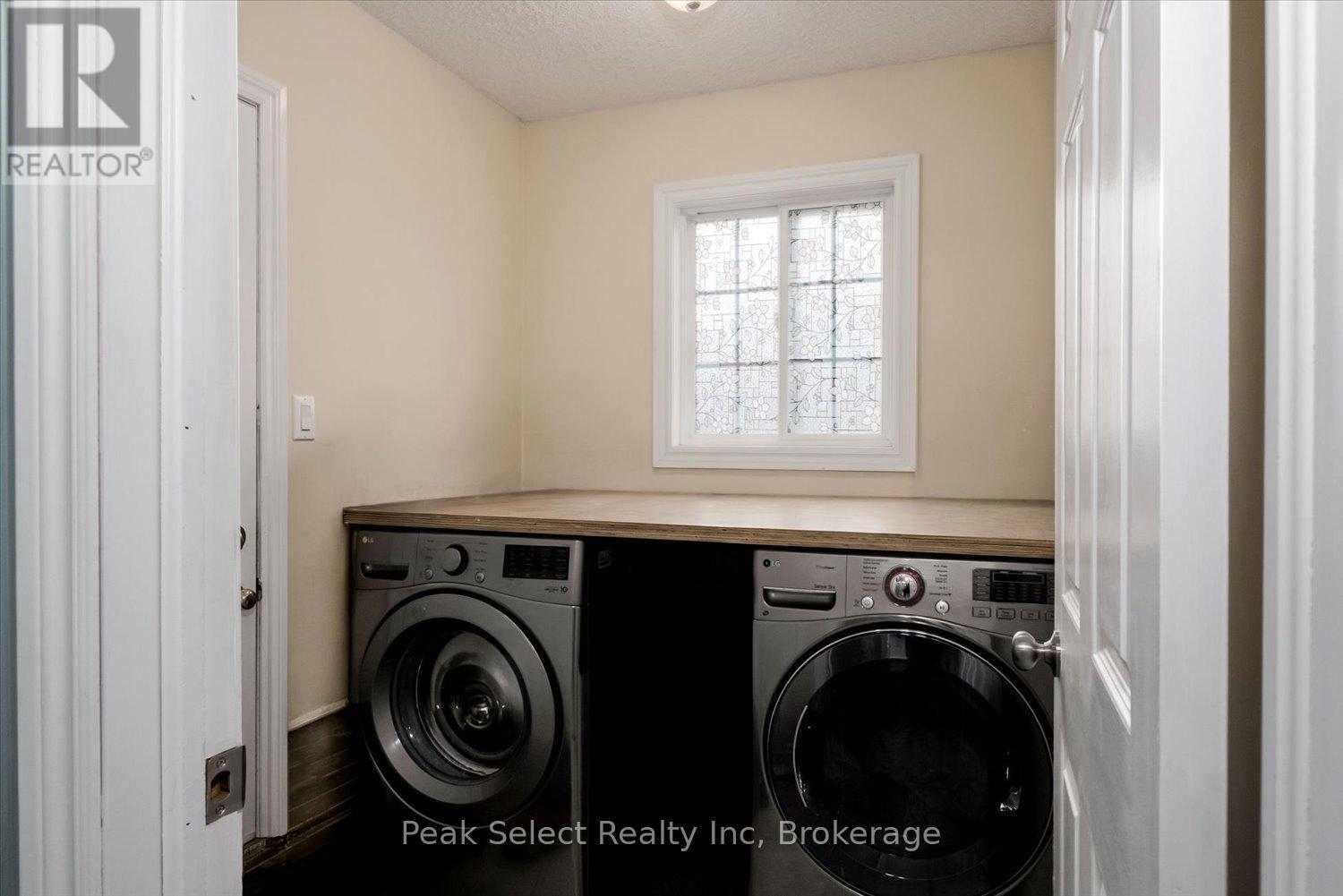 180 RIDGEWOOD CRESCENT - 32