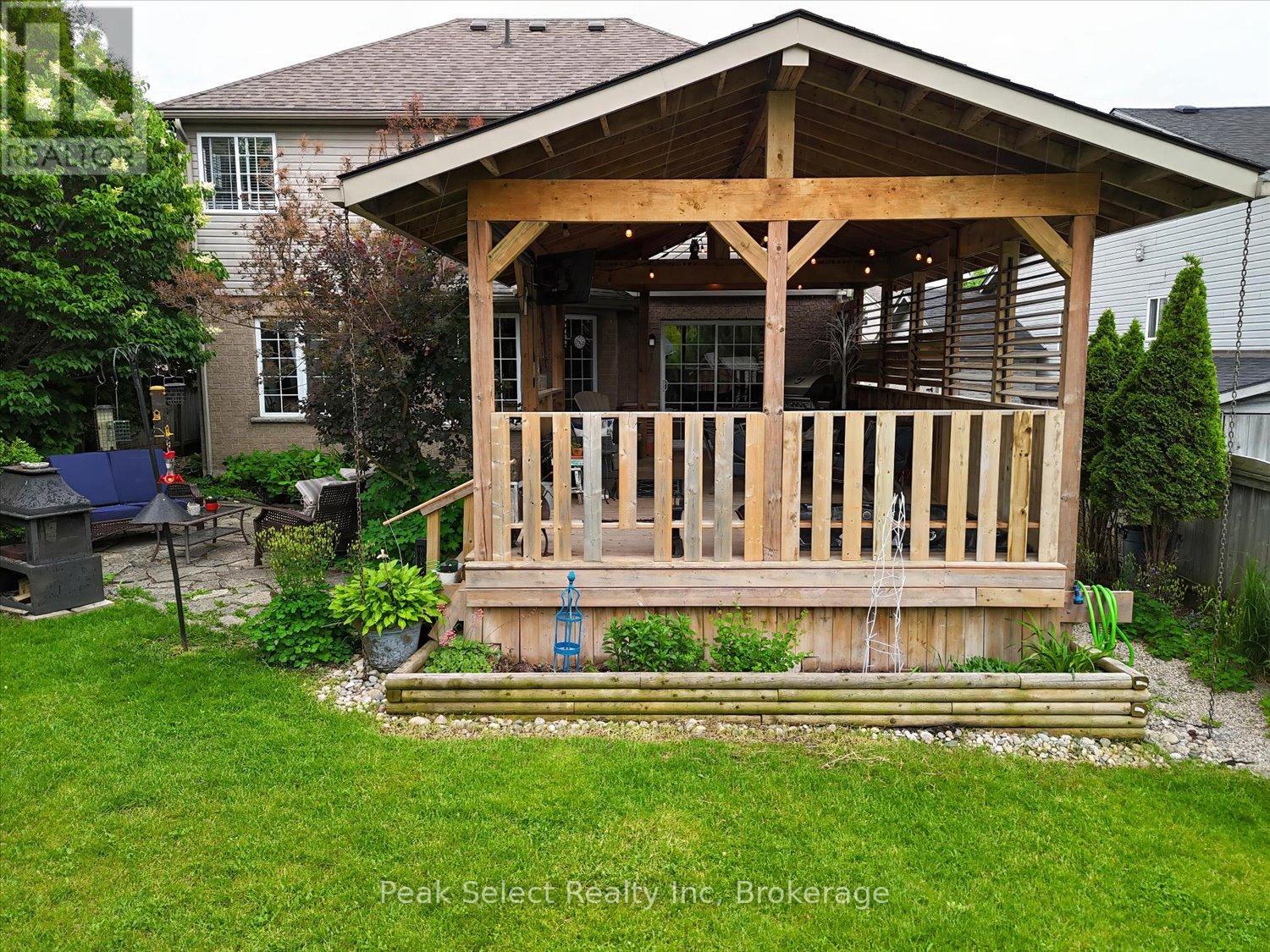 180 RIDGEWOOD CRESCENT - 36