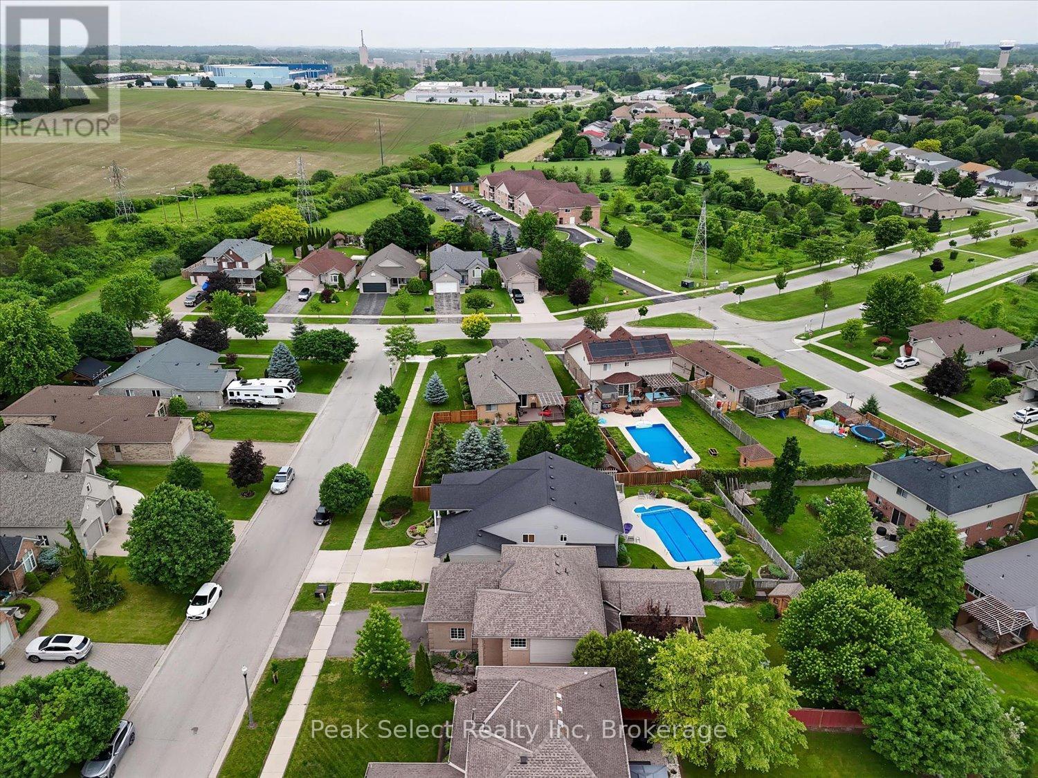 180 RIDGEWOOD CRESCENT - 47