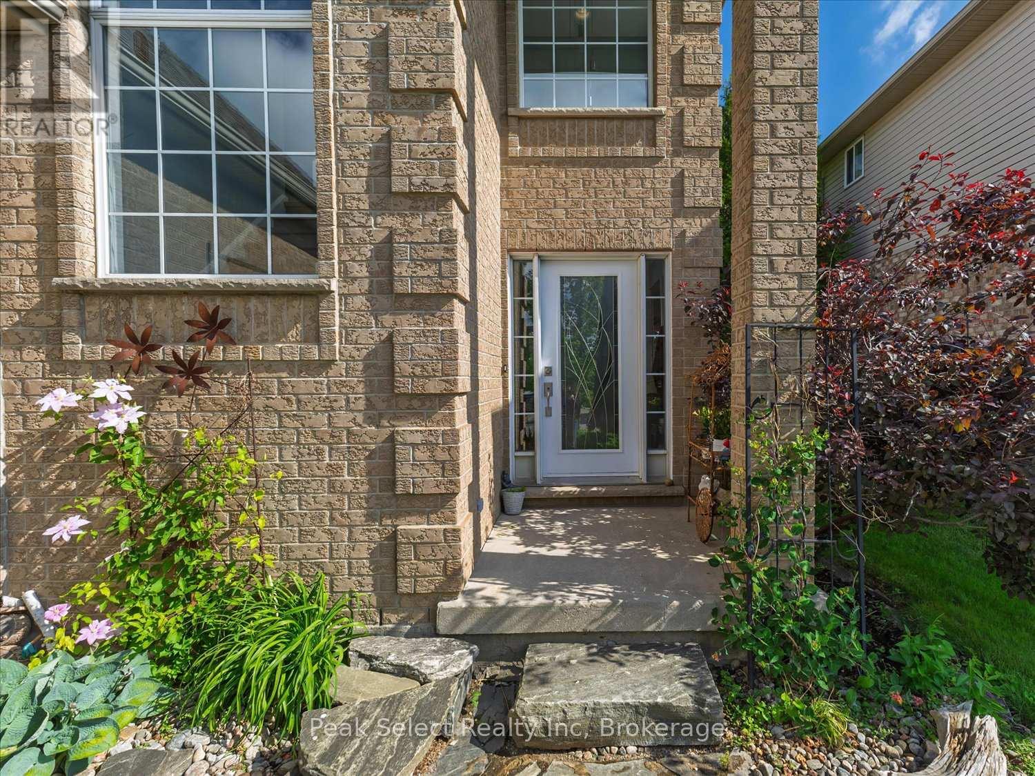 180 RIDGEWOOD CRESCENT - 4