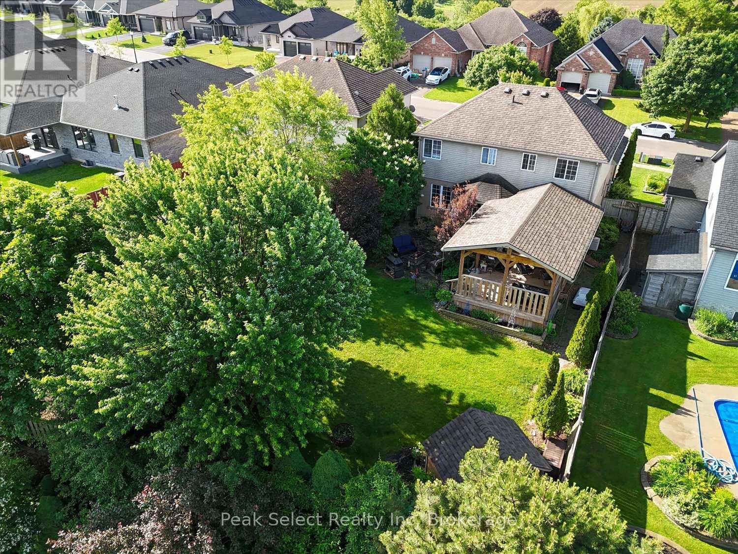 180 RIDGEWOOD CRESCENT - 38