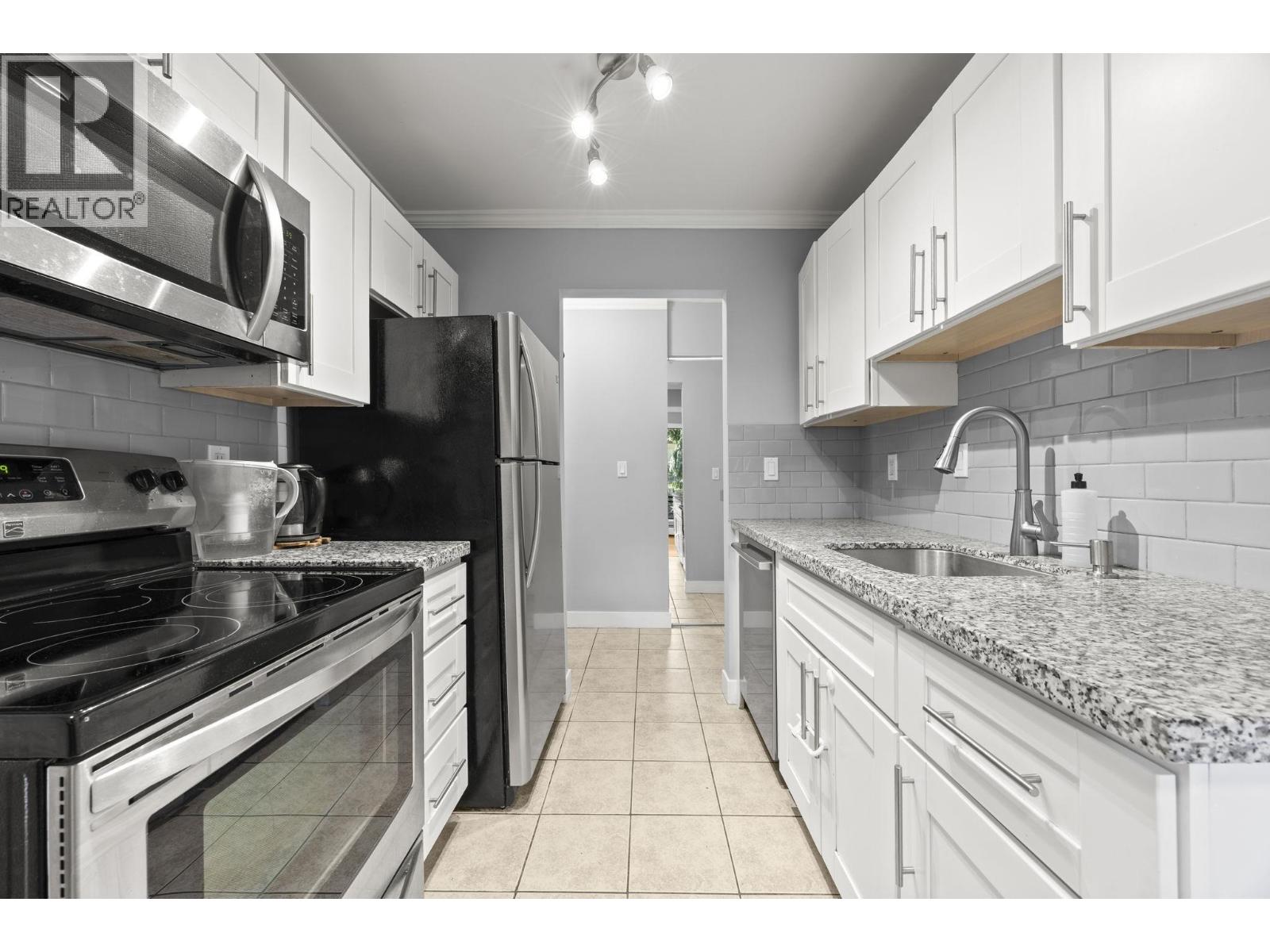 204 330 CEDAR STREET, New Westminster