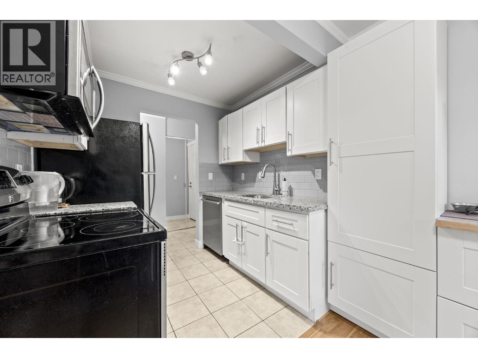 204 330 CEDAR STREET, New Westminster