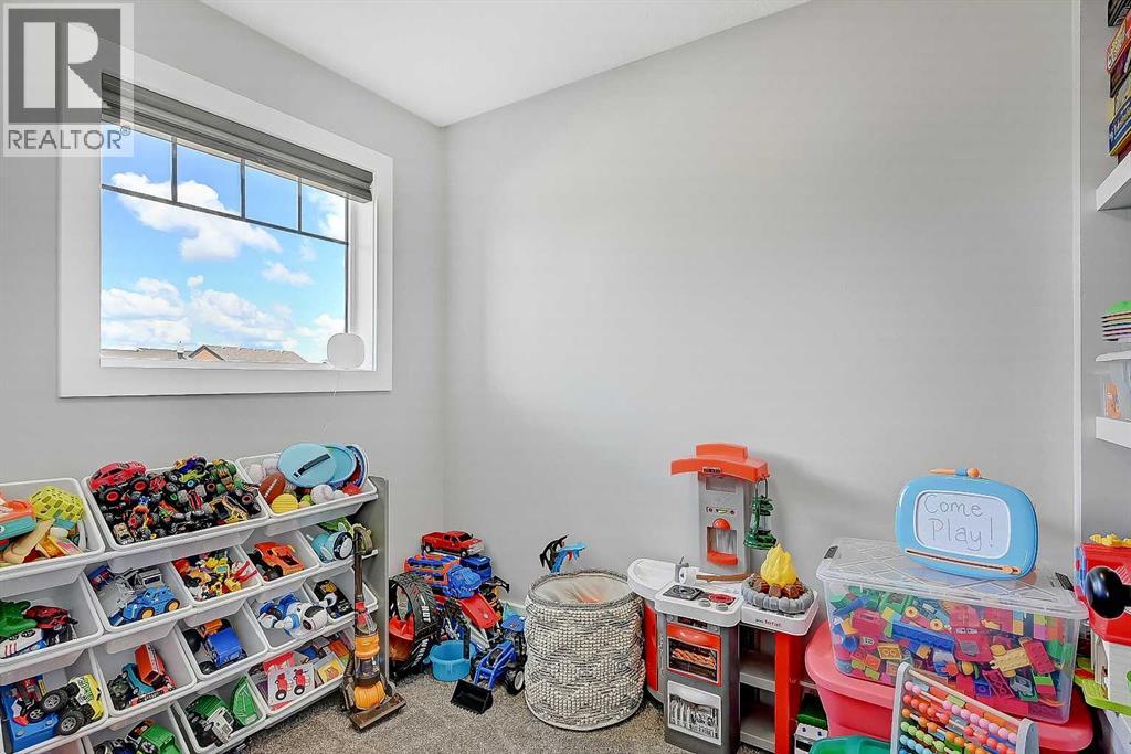 Den/Toy Room-Upper Level