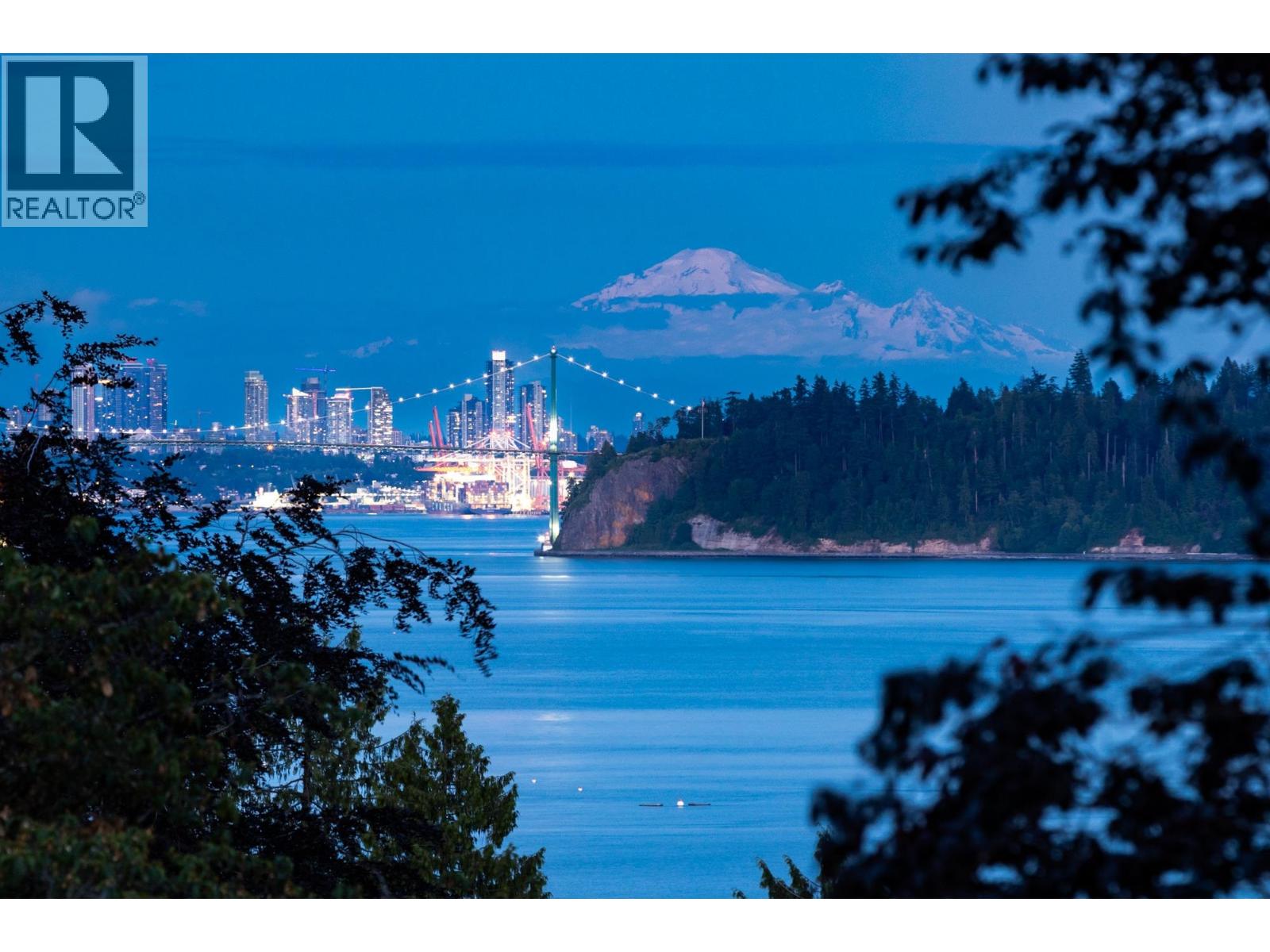 449 HILLCREST STREET, West Vancouver