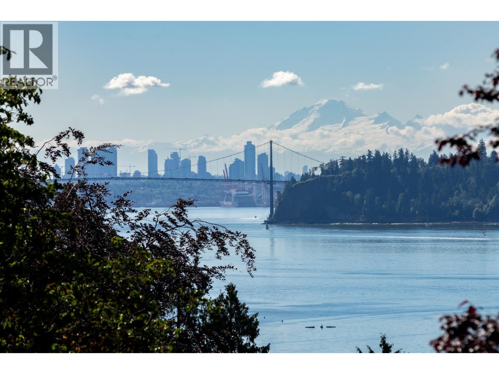 449 HILLCREST STREET, West Vancouver