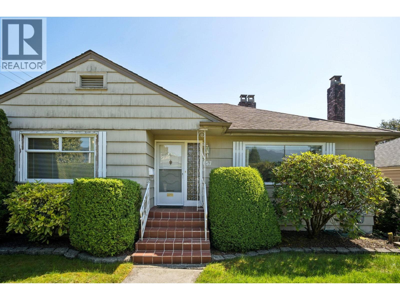 657 E KEITH ROAD, North Vancouver