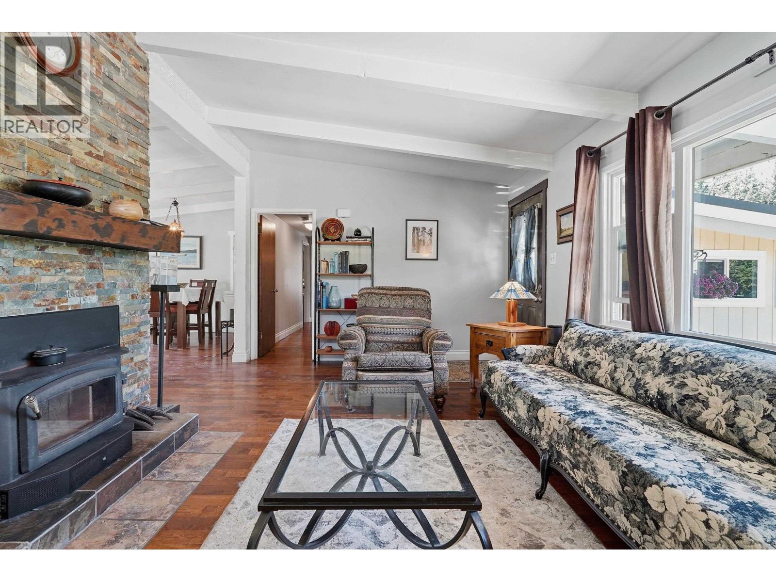868 UPPER CRESCENT, Britannia Beach