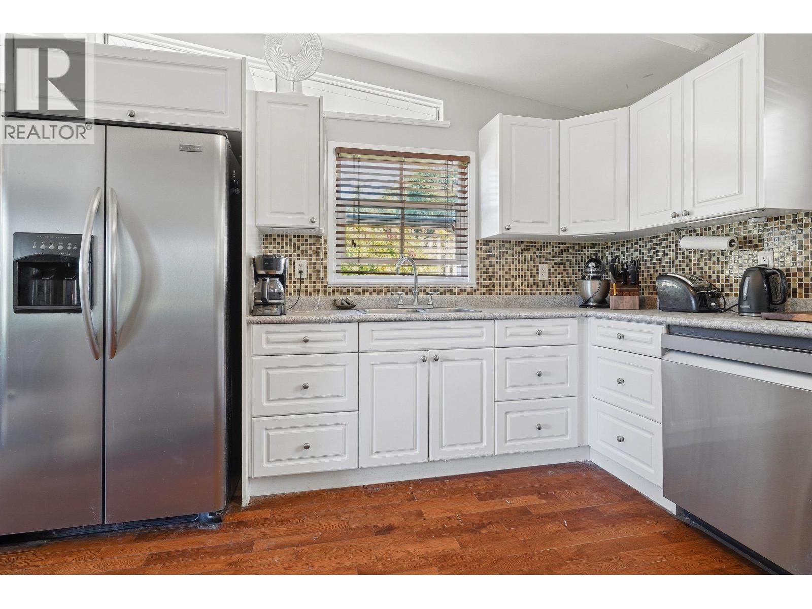 868 UPPER CRESCENT, Britannia Beach