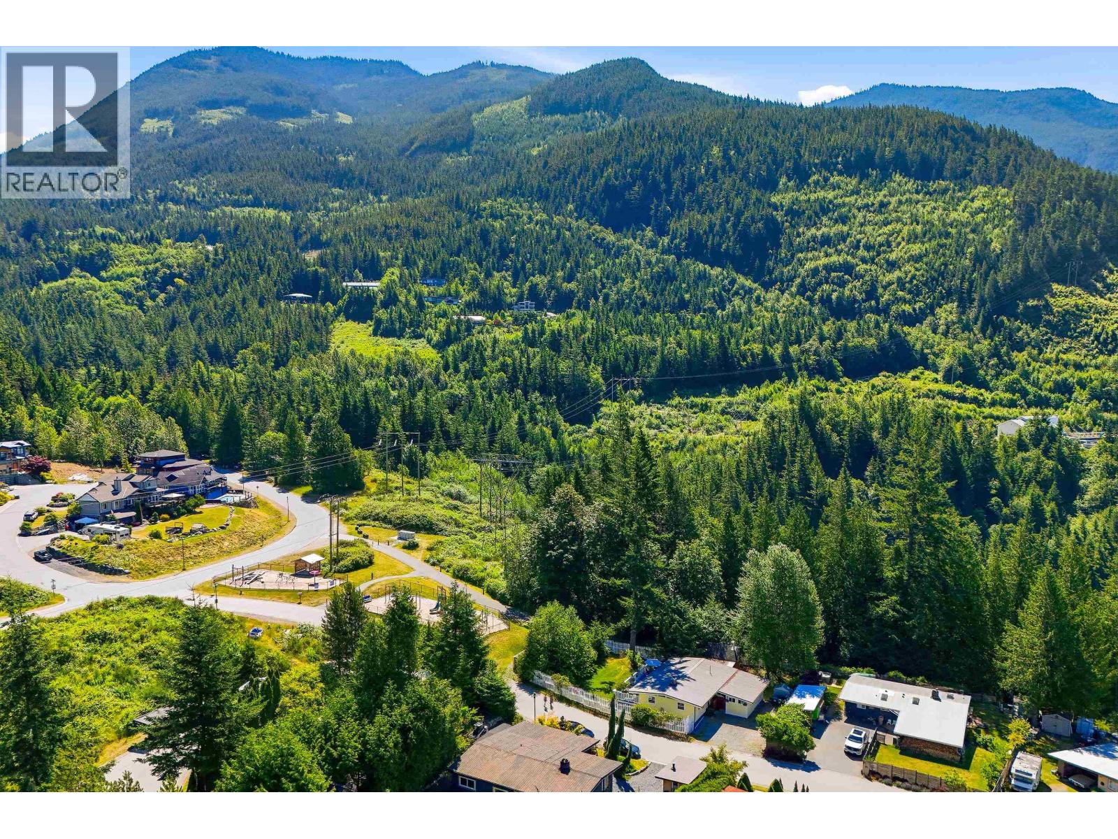 868 UPPER CRESCENT, Britannia Beach