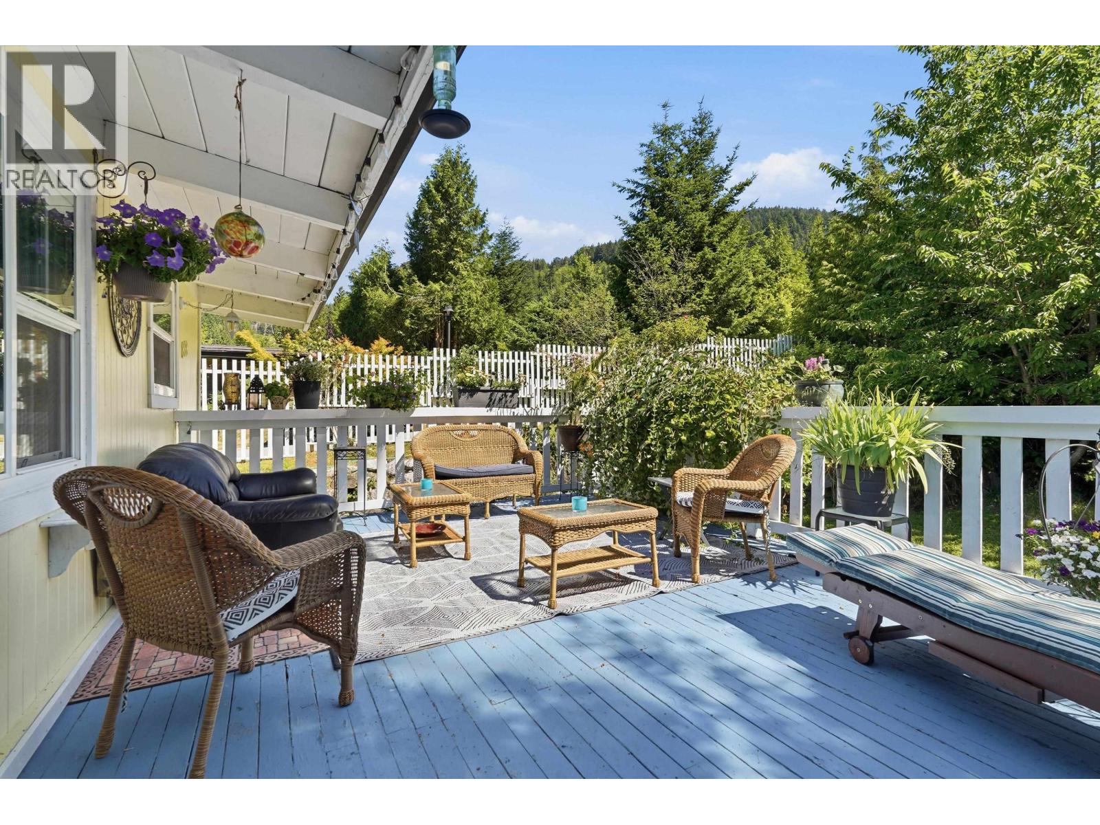868 UPPER CRESCENT, Britannia Beach