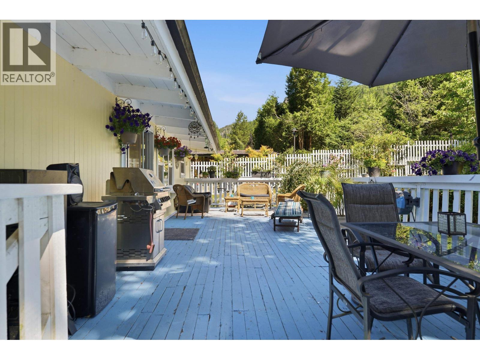 868 UPPER CRESCENT, Britannia Beach