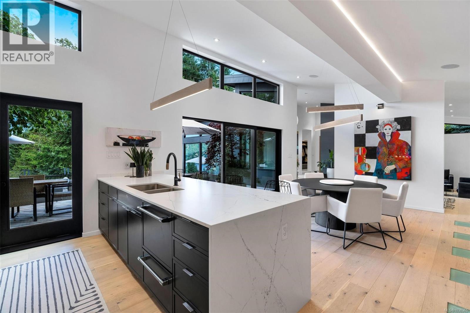 977 Grandview St - 16