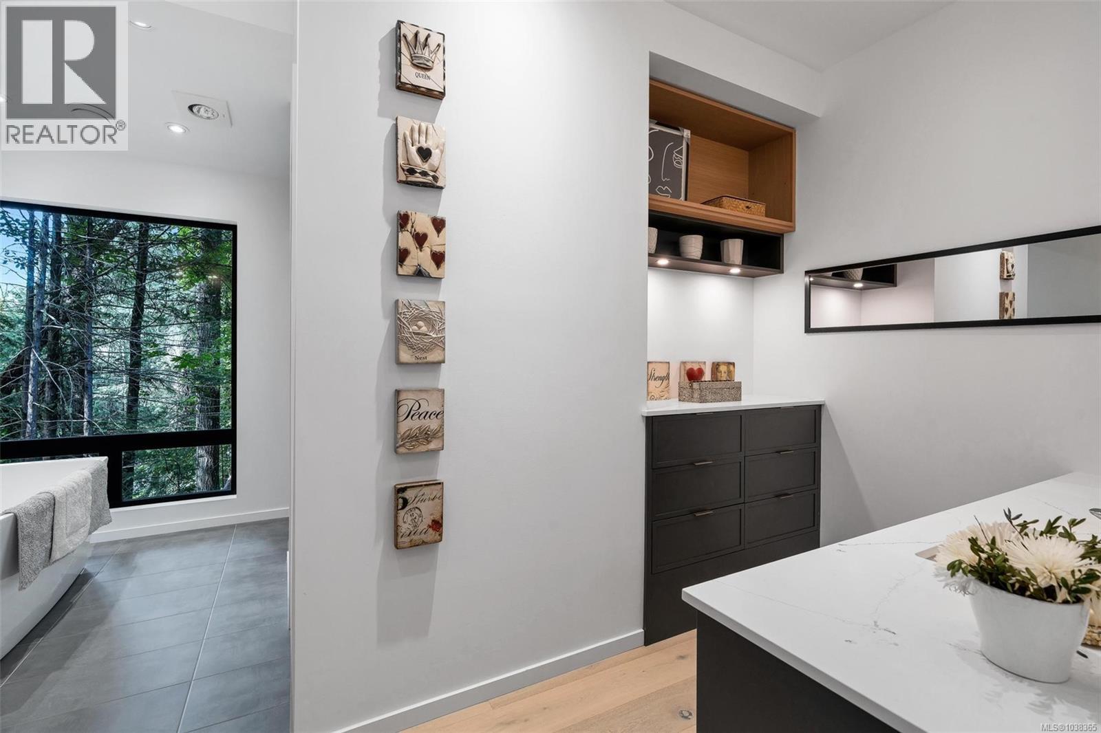 977 Grandview St - 25