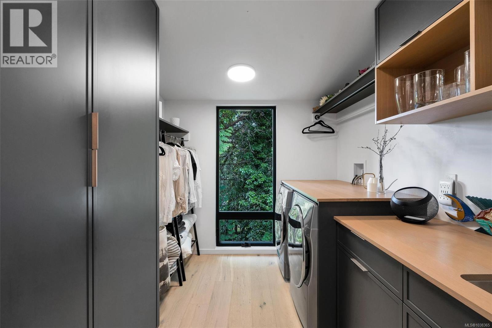 977 Grandview St - 30