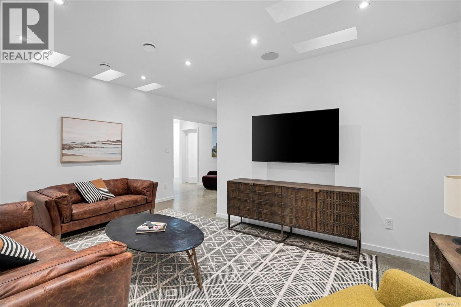 977 Grandview St - 44
