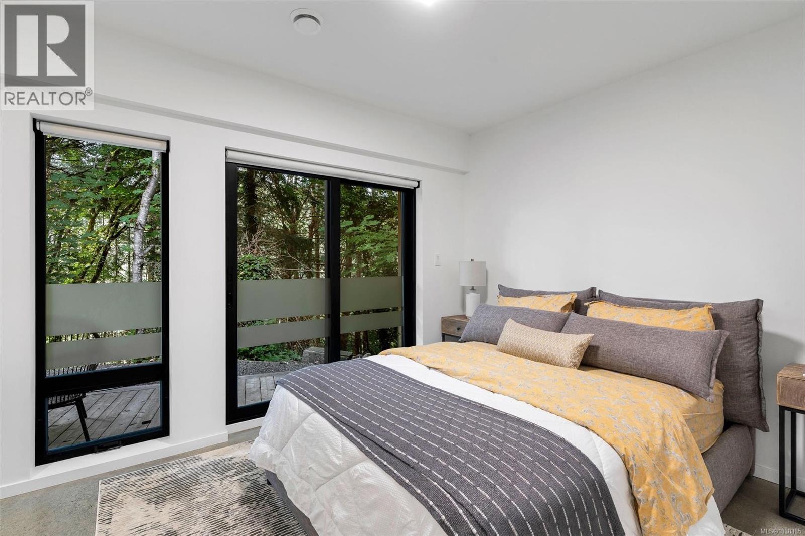 977 Grandview St - 49