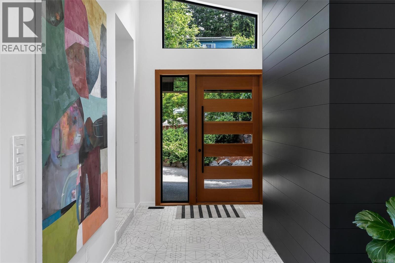 977 Grandview St - 5