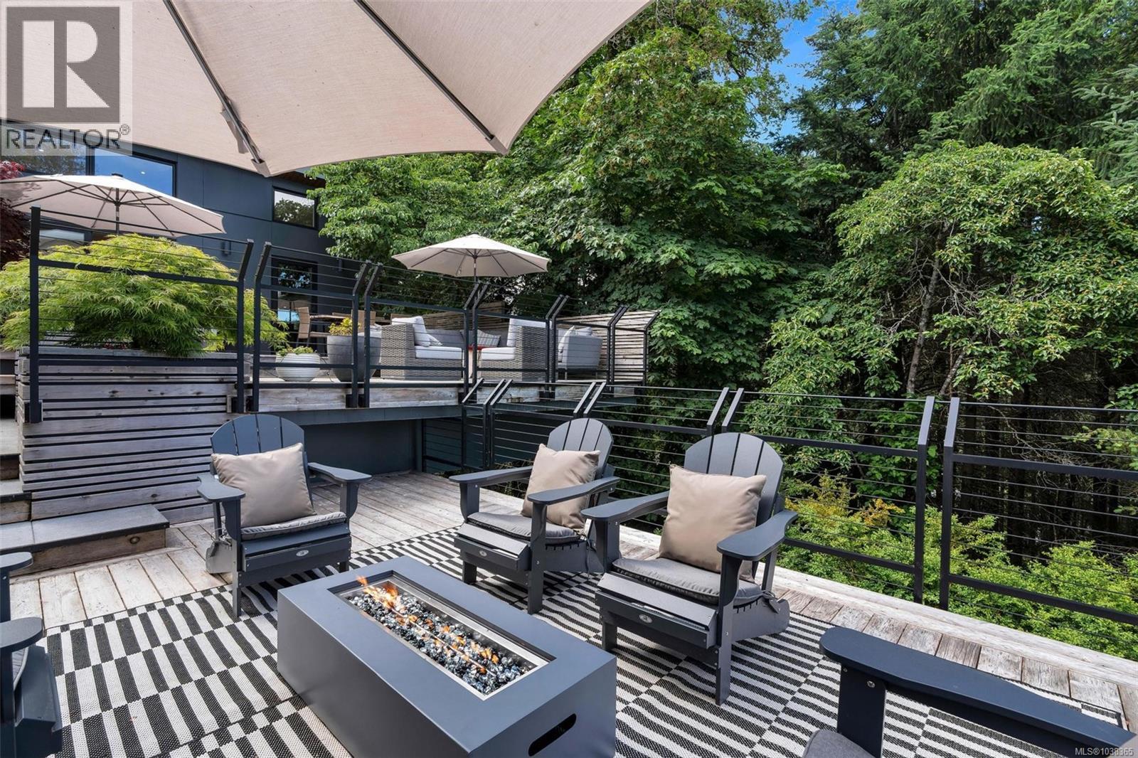 977 Grandview St - 54