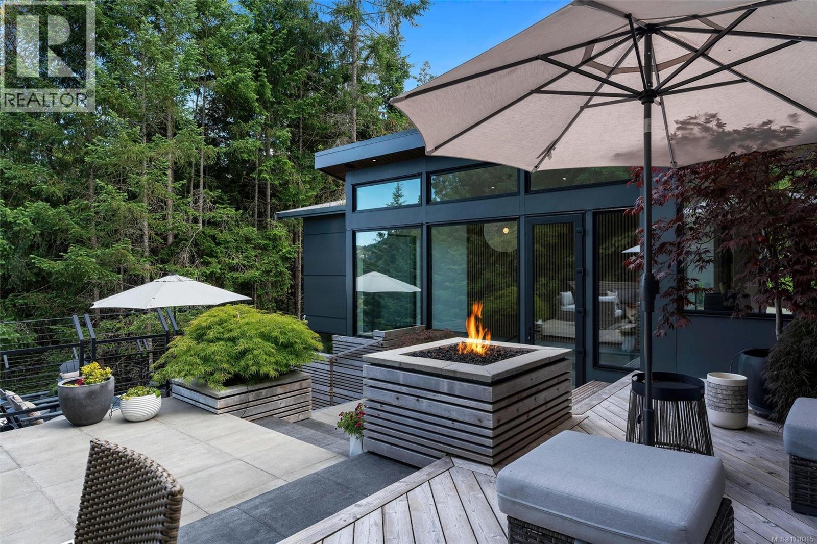 977 Grandview St - 57