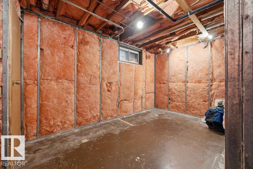 794 BIRCH AV — photo 32