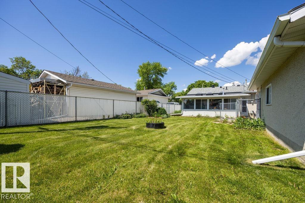 794 BIRCH AV — photo 34