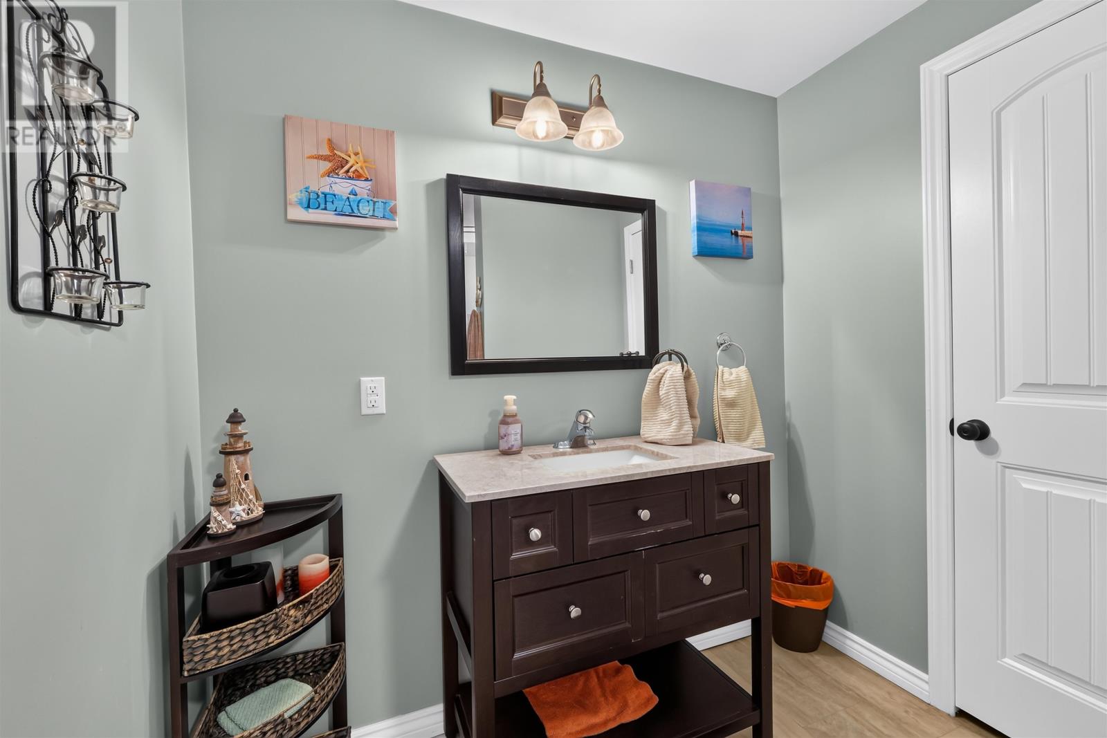 10 Bumble Bee Road - 43