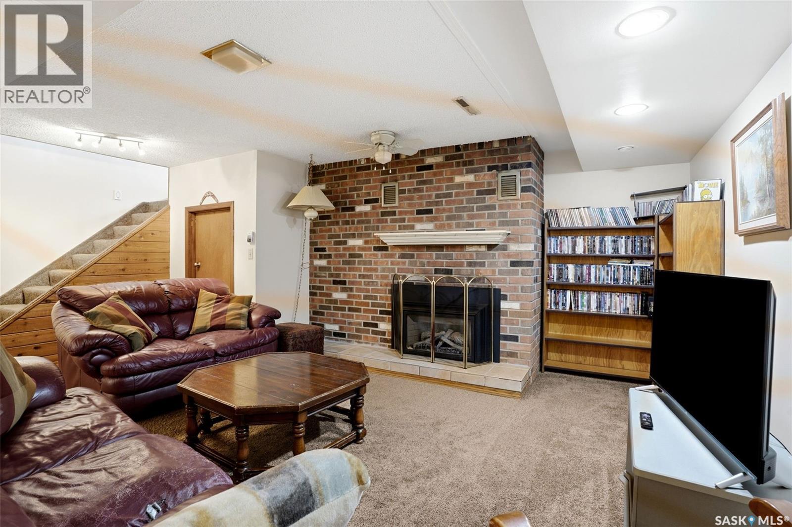 60 Krivel CRESCENT - 32