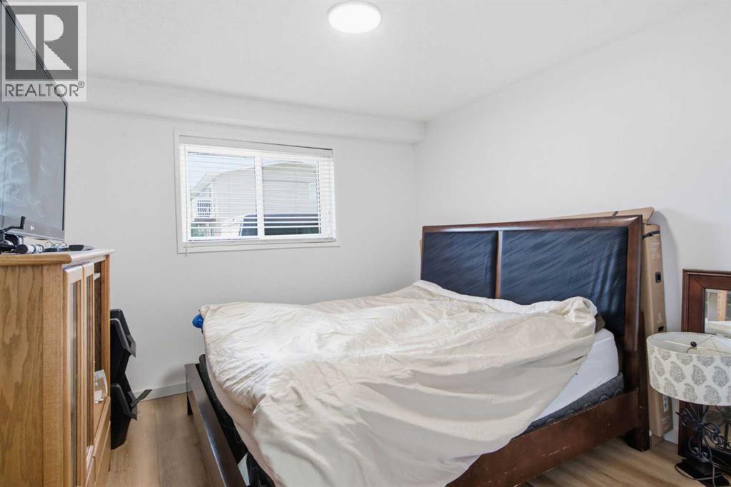 196 Gordon Drive SW - 40