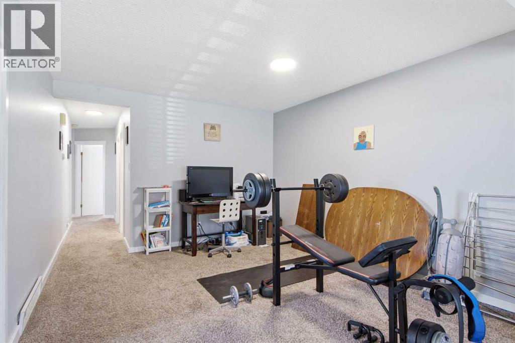 196 Gordon Drive SW - 27