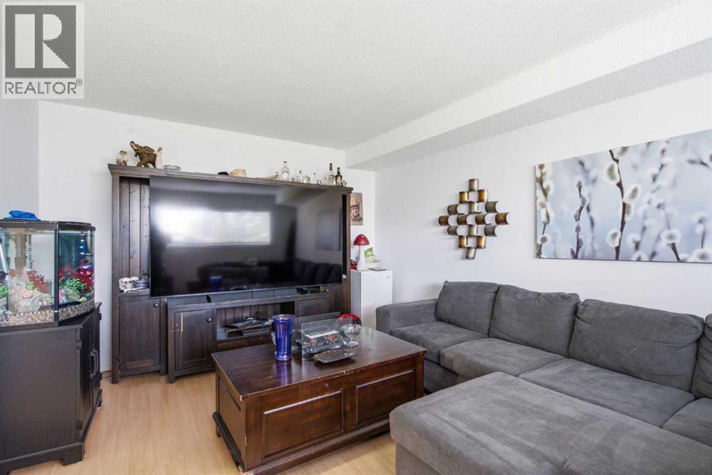 196 Gordon Drive SW - 36