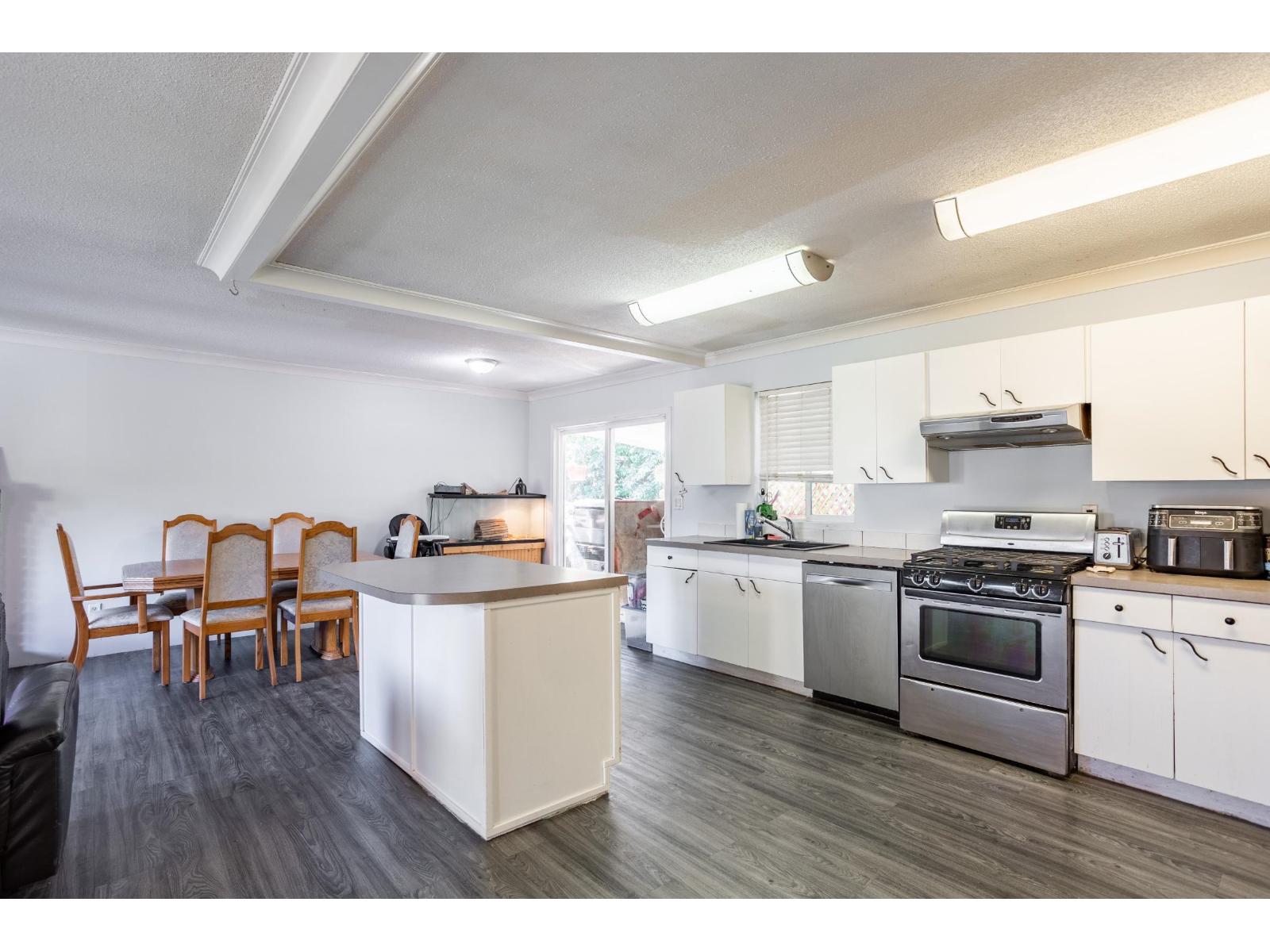 27582 31B AVENUE, Langley
