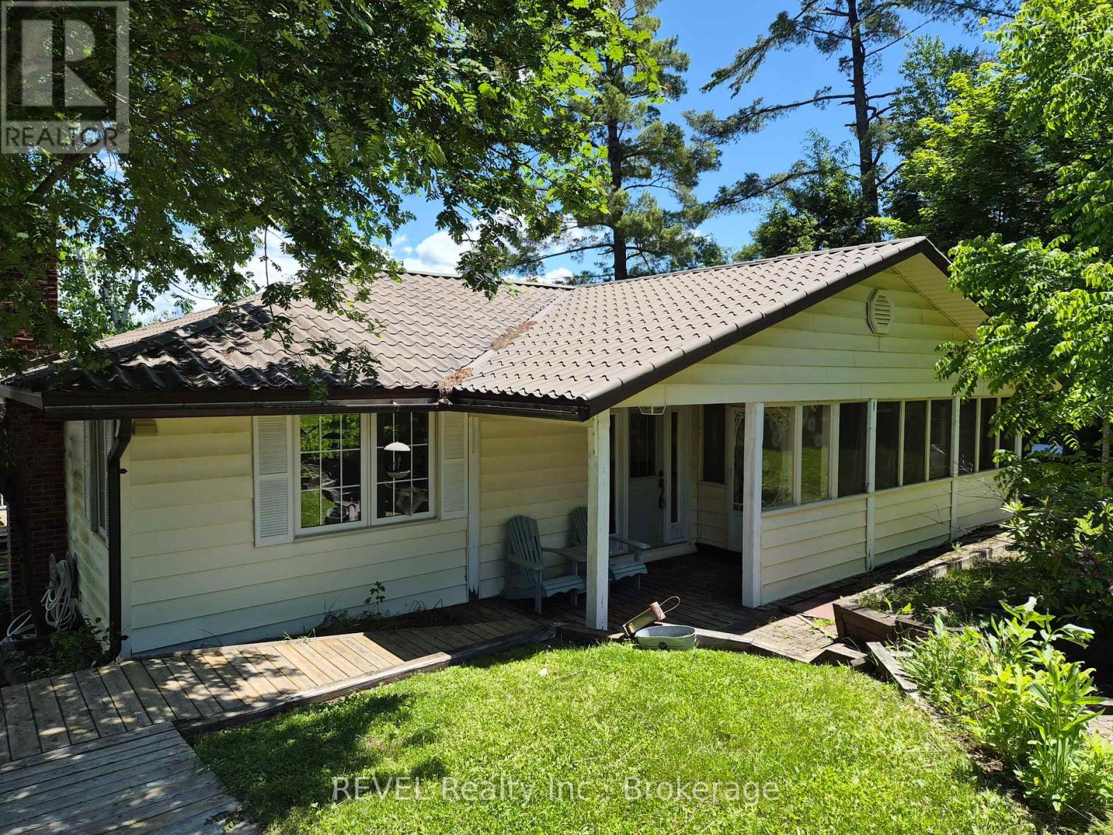 1031 BUTTERFLY ROAD - 2