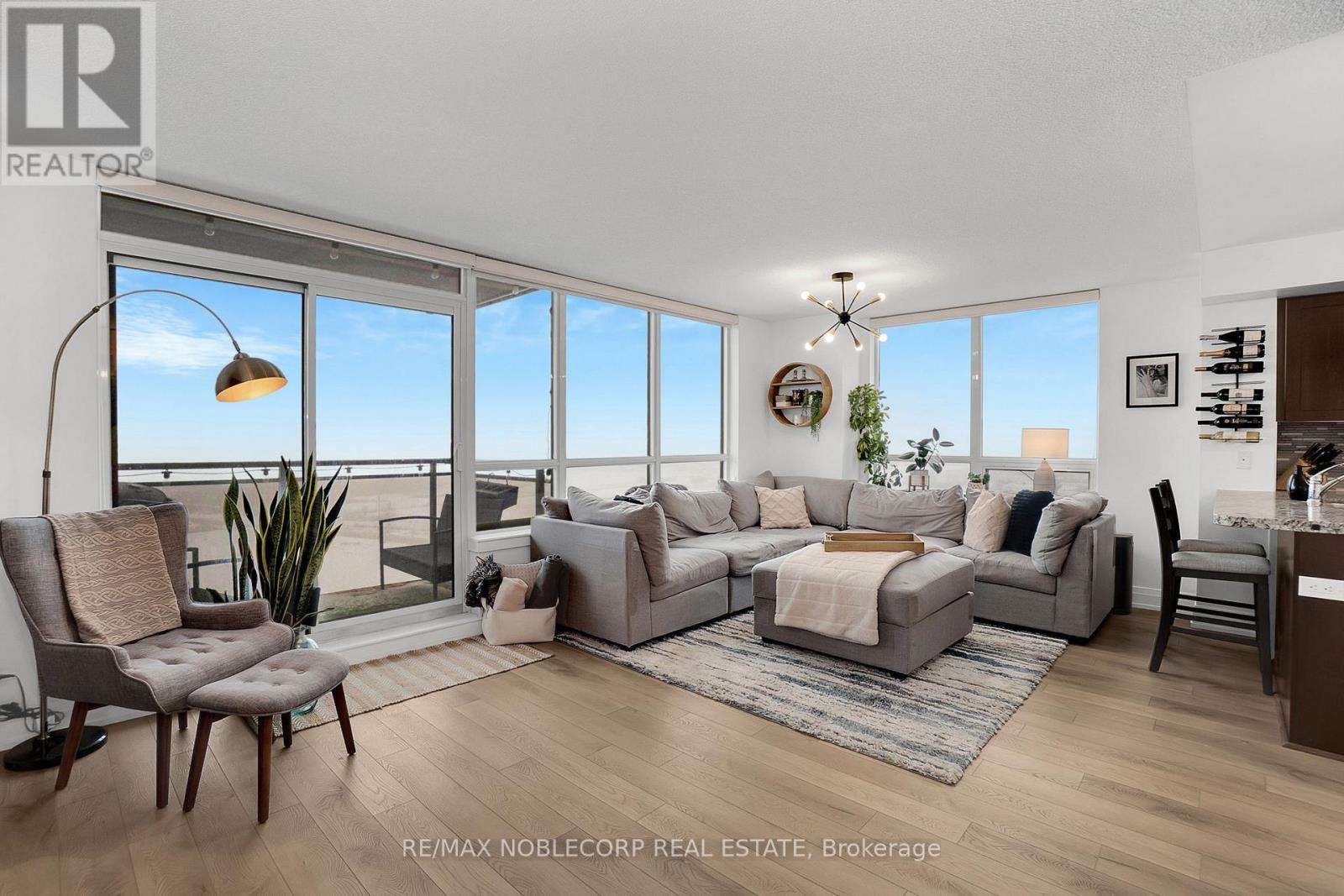 #917 1060 SHEPPARD AVENUE W - 14