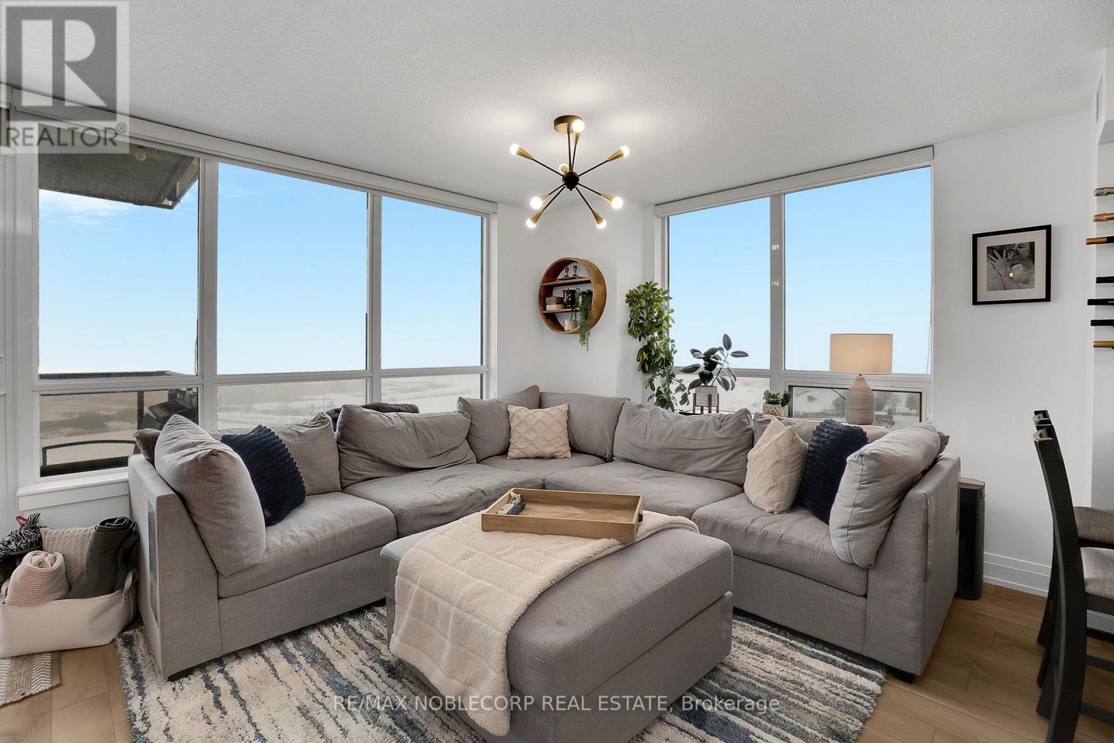 #917 1060 SHEPPARD AVENUE W - 16