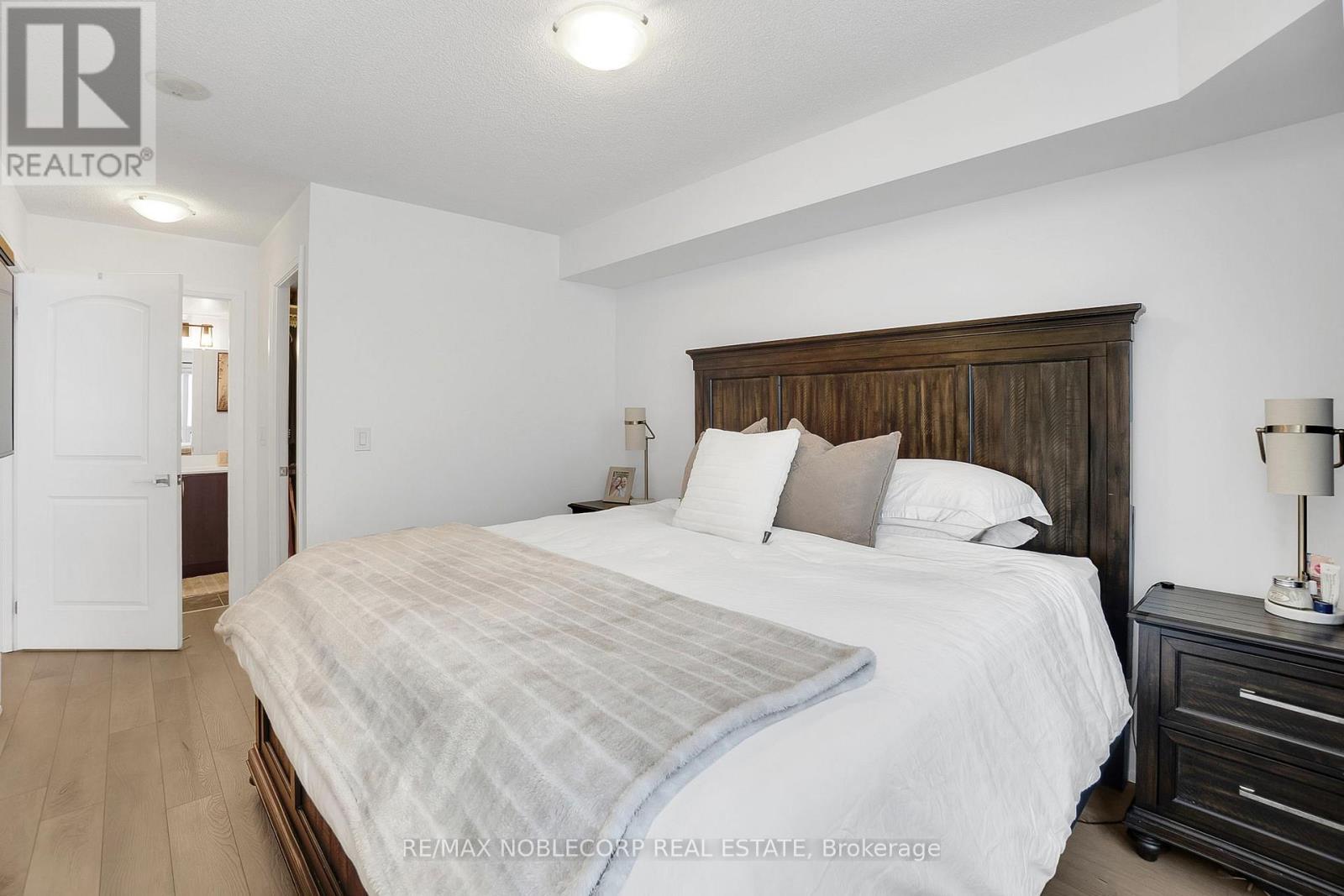 #917 1060 SHEPPARD AVENUE W - 23