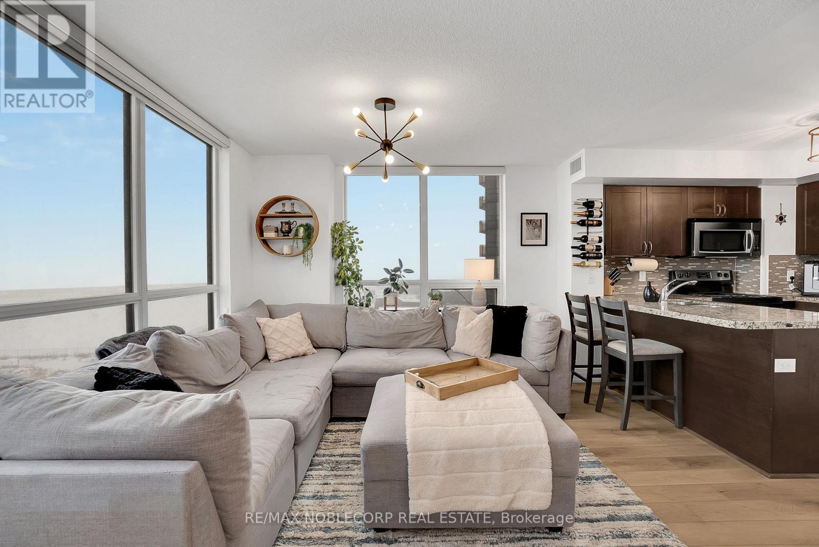 #917 1060 SHEPPARD AVENUE W - 19