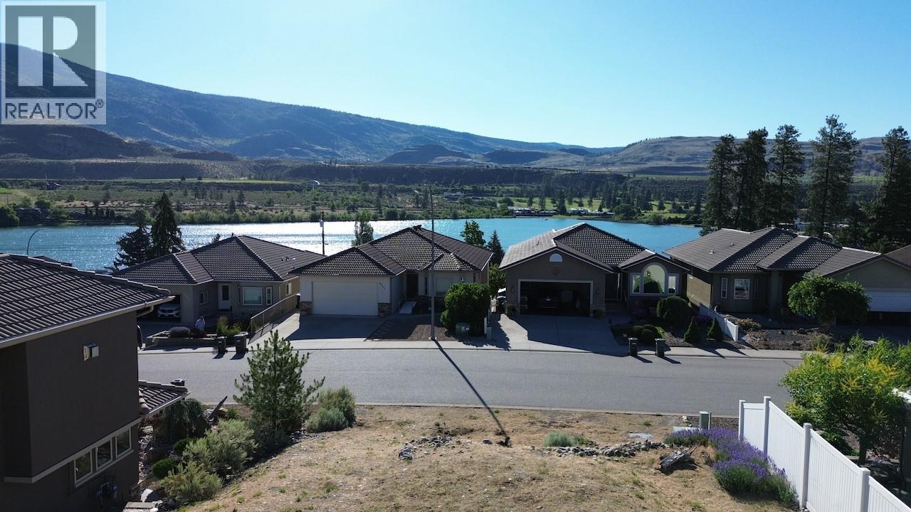 6842 CABERNET Place, Oliver