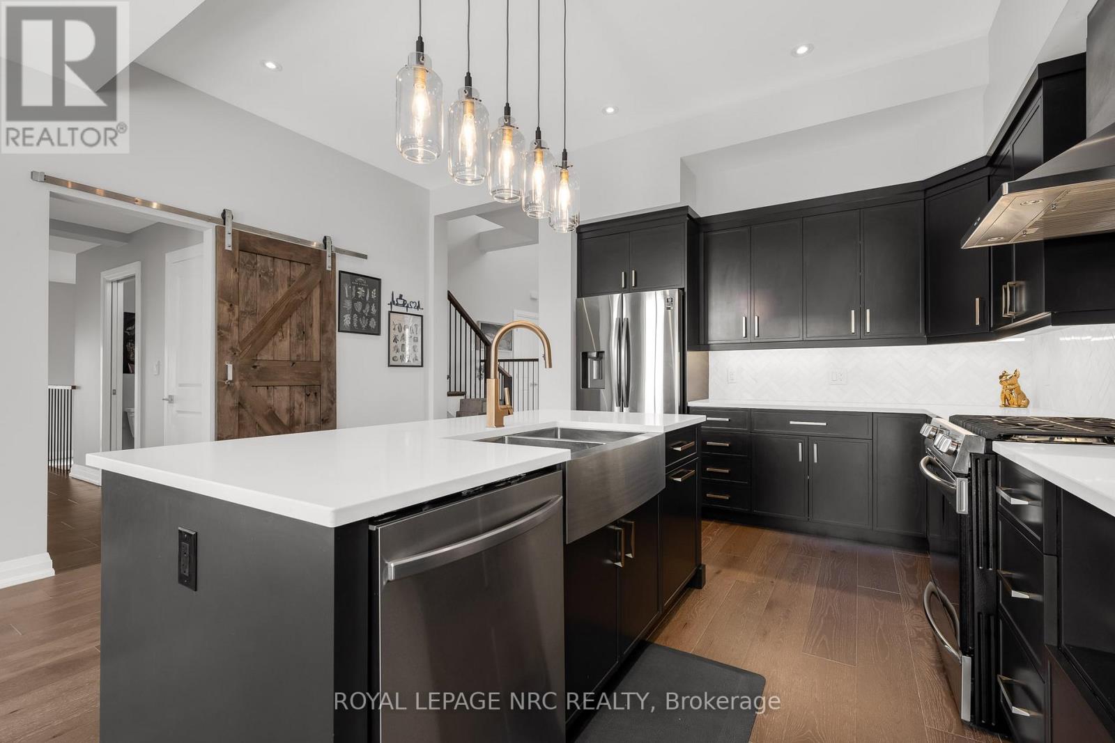 8 HILDA STREET - 12