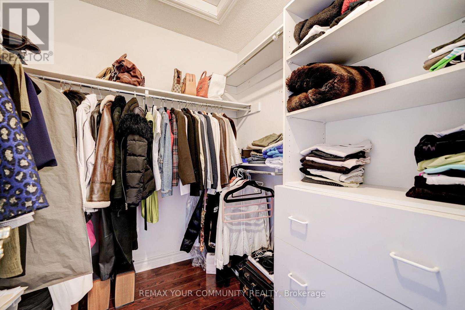 7 FERN AVENUE - 23