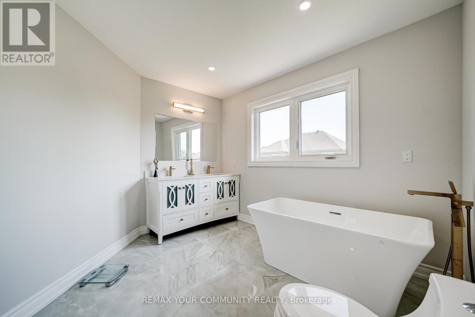 7 FERN AVENUE - 22