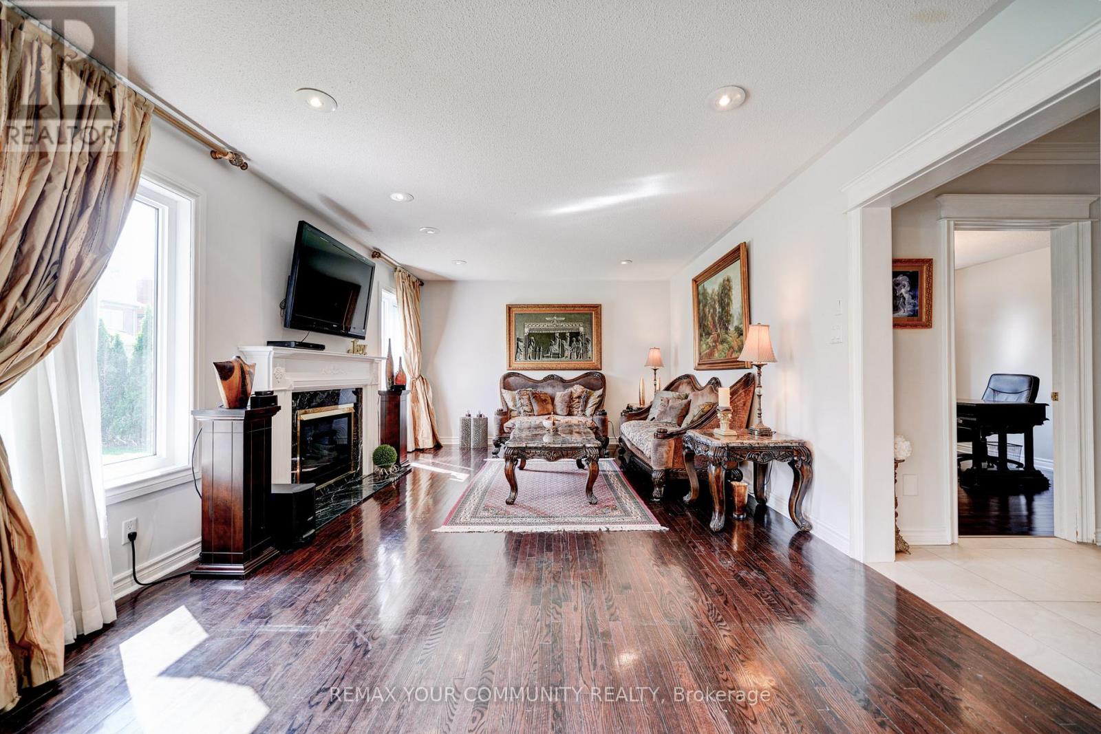 7 FERN AVENUE - 13