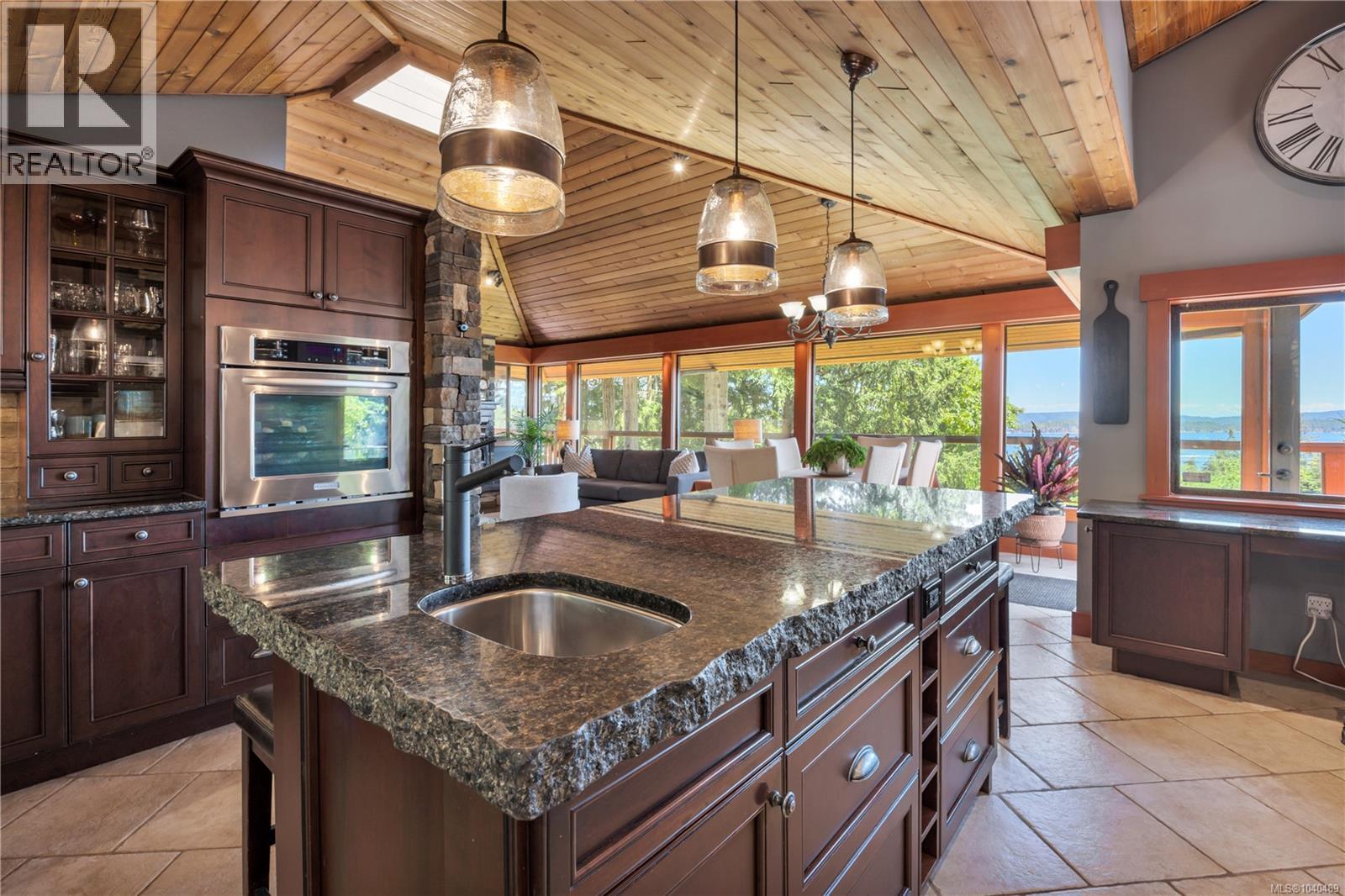 1370 Ivor Rd, Nanaimo