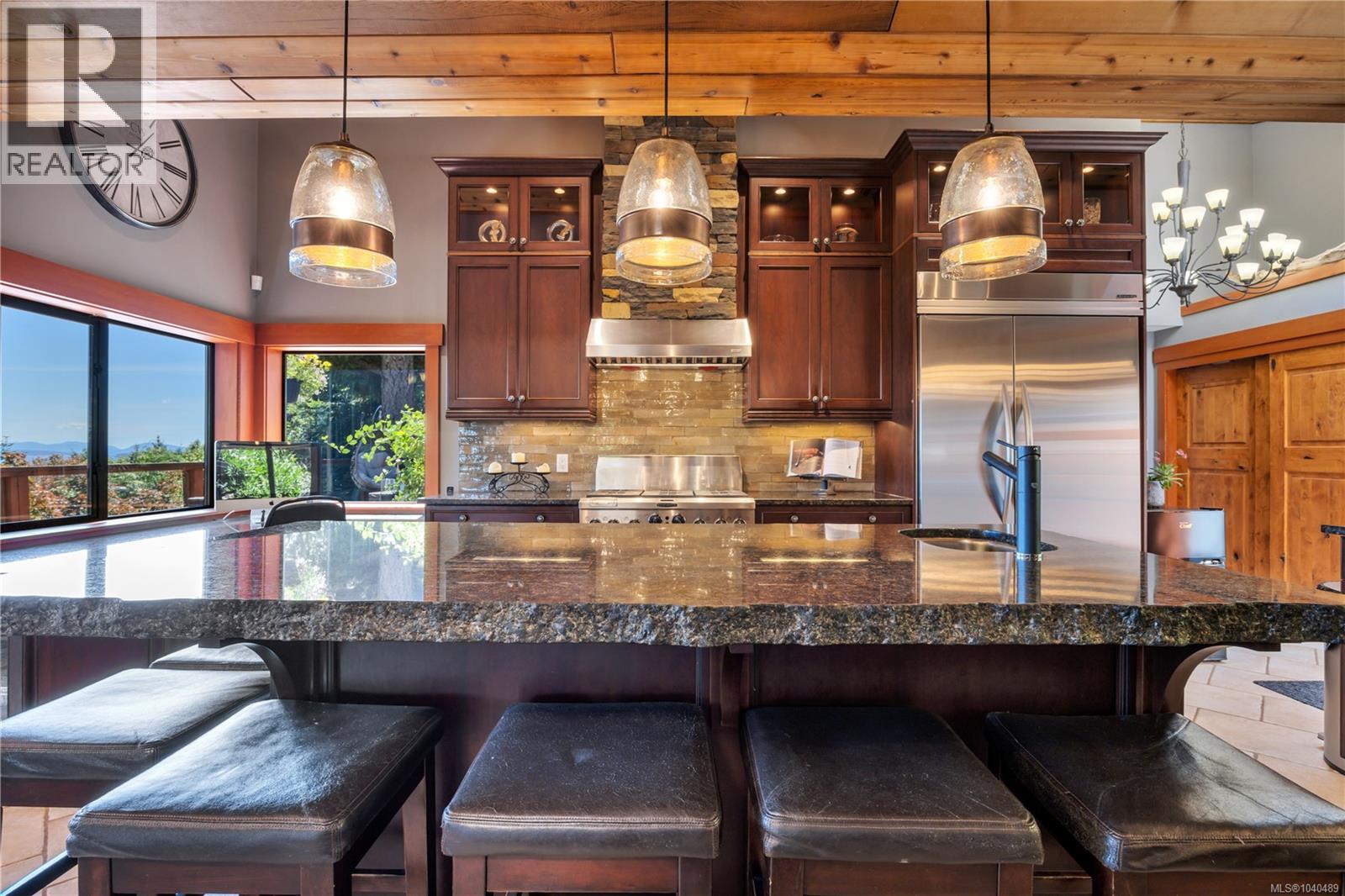 1370 Ivor Rd, Nanaimo