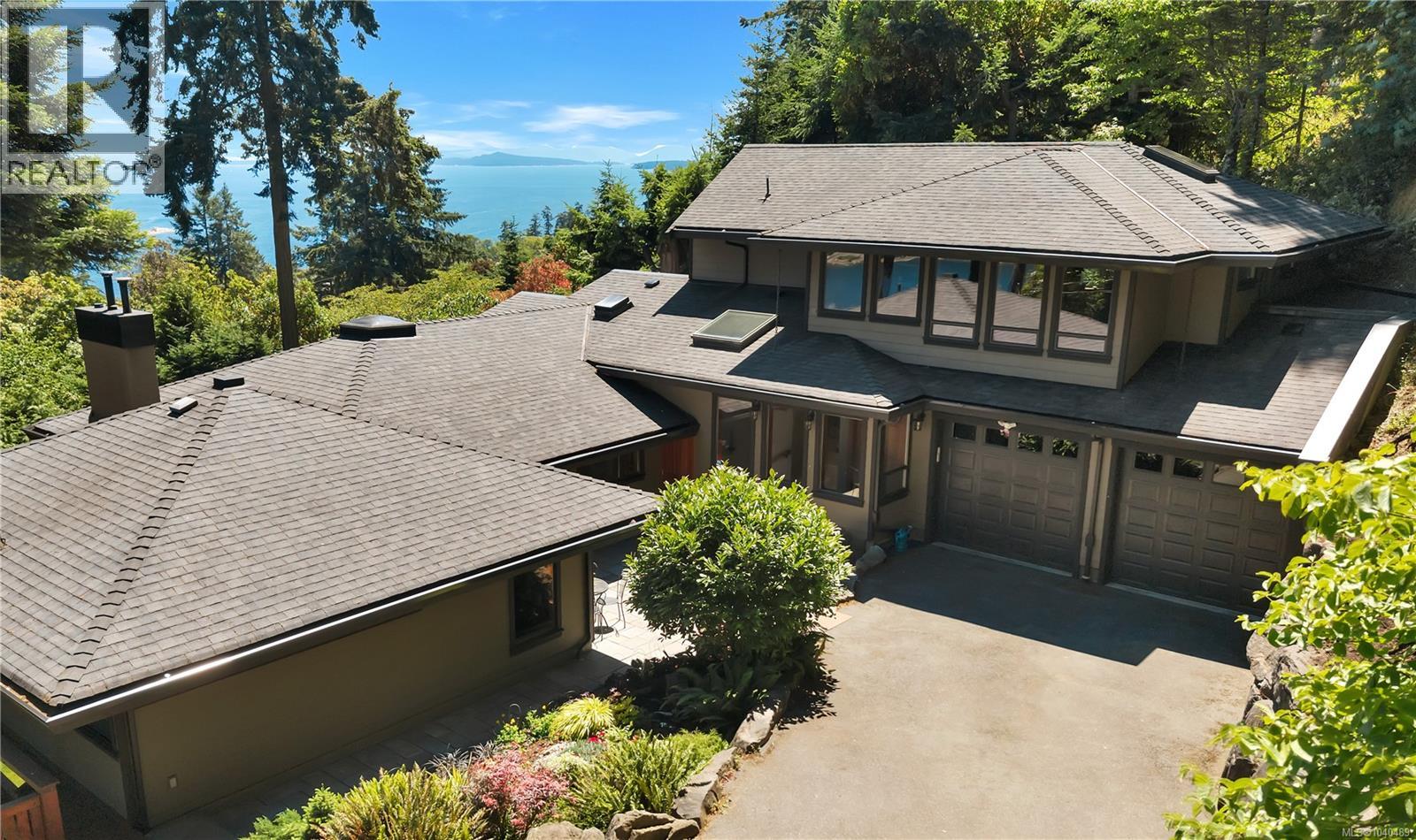 1370 Ivor Rd, Nanaimo