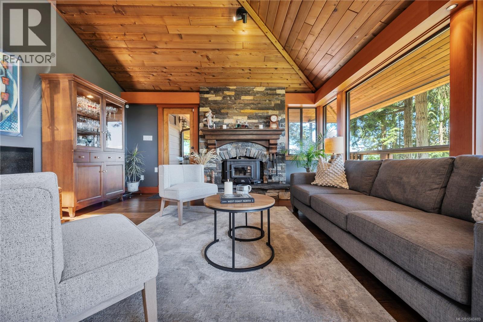 1370 Ivor Rd, Nanaimo