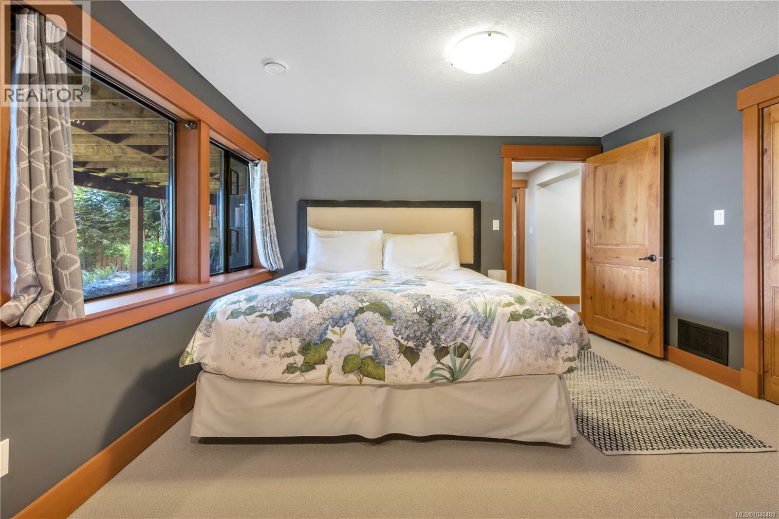1370 Ivor Rd, Nanaimo