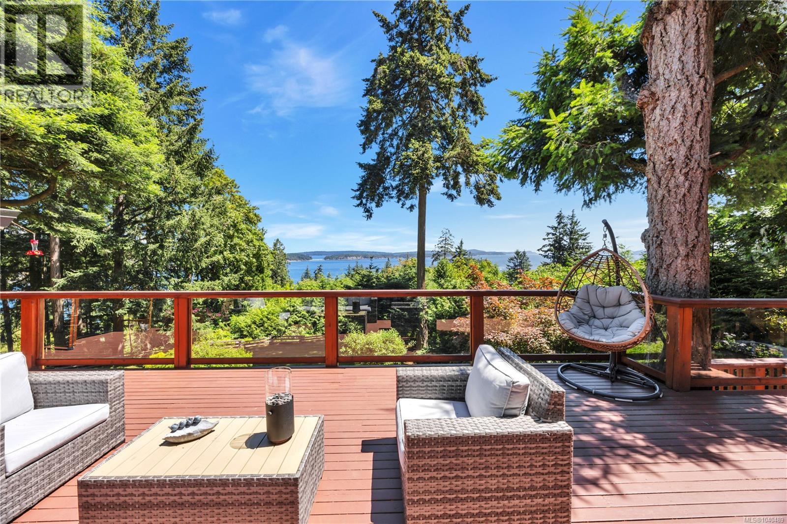 1370 Ivor Rd, Nanaimo