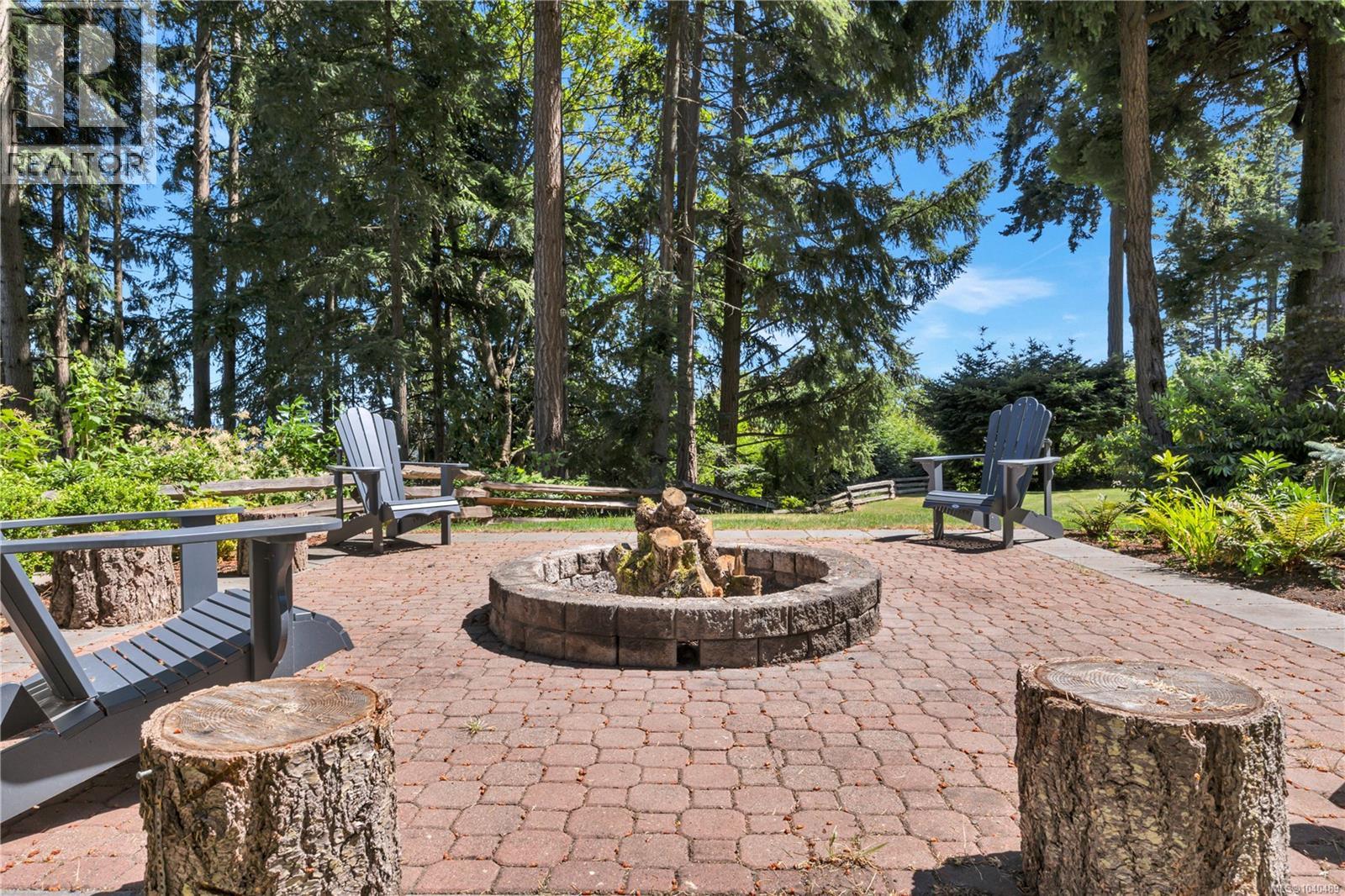 1370 Ivor Rd, Nanaimo