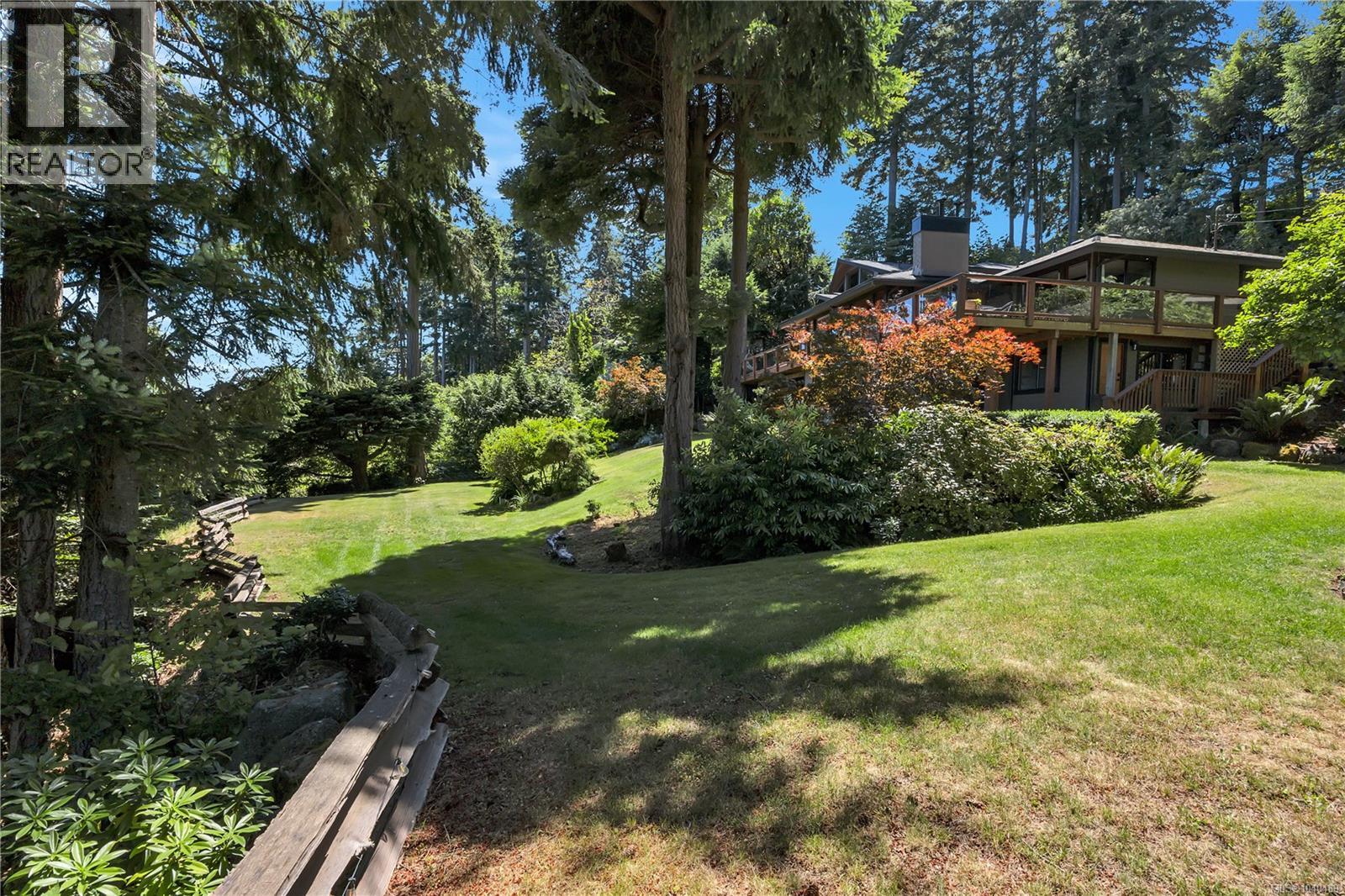 1370 Ivor Rd, Nanaimo